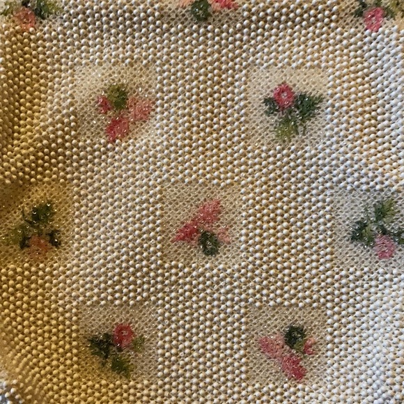 Vintage beaded small purse with handle and flower motifs. - Picture 2 of 6